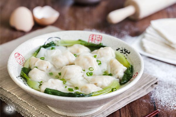 鮮肉小餛飩的做法步驟圖,含調(diào)餡+餛飩包法怎么做好吃,鮮肉小餛飩的做法步驟圖,含調(diào)餡+餛飩包法的做法步驟