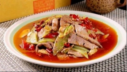 超小廚23元買(mǎi)7斤大牛肝，五袋泡面配“泡椒炒牛肝”夫妻倆吃過(guò)癮的做法視頻,超小廚23元買(mǎi)7斤大牛肝，五袋泡面配“泡椒炒牛肝”夫妻倆吃過(guò)癮怎么做好吃