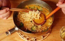 微波爐泡面怎么做好吃,微波爐泡面的做法步驟