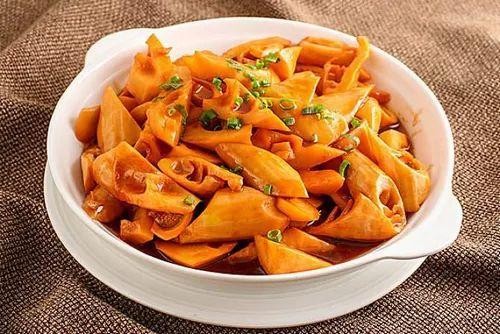 油燜筍怎么做好吃,油燜筍的做法步驟