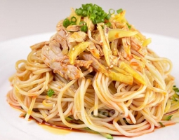 雞絲涼面的做法視頻,雞絲涼面怎么做好吃