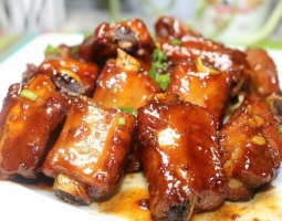 皮皮教做菜：在家簡(jiǎn)單幾步學(xué)會(huì)做好吃的紅燒排骨，不用炒糖色的做法視頻,皮皮教做菜：在家簡(jiǎn)單幾步學(xué)會(huì)做好吃的紅燒排骨，不用炒糖色怎么做好吃