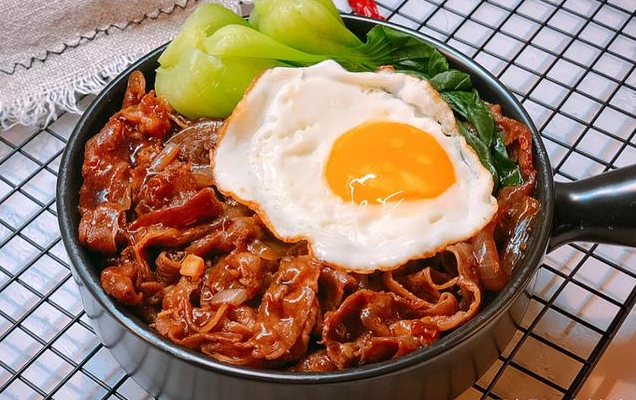 日式肥牛飯?jiān)趺醋龊贸?日式肥牛飯的做法步驟