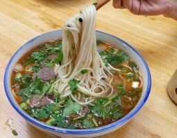 家庭版蘭州牛肉拉面的做法視頻,家庭版蘭州牛肉拉面怎么做好吃