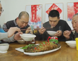 阿遠今天做“荷香鯉魚”，魚肚里塞滿肉餡，配上米飯吃著美滋滋的做法視頻,阿遠今天做“荷香鯉魚”，魚肚里塞滿肉餡，配上米飯吃著美滋滋怎么做好吃