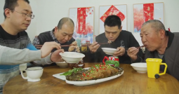 阿遠今天做“荷香鯉魚”，魚肚里塞滿肉餡，配上米飯吃著美滋滋的做法視頻,阿遠今天做“荷香鯉魚”，魚肚里塞滿肉餡，配上米飯吃著美滋滋怎么做好吃