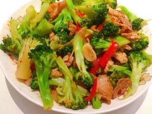 西蘭花炒肉怎么做好吃,西蘭花炒肉的做法步驟