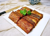 經(jīng)典家常菜，紅燒帶魚怎么做好吃,經(jīng)典家常菜，紅燒帶魚的做法步驟