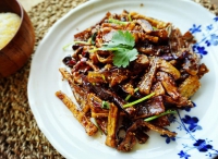 風(fēng)味茄子怎么做好吃,風(fēng)味茄子的做法步驟