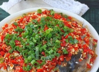 剁椒魚頭怎么做好吃,剁椒魚頭的做法步驟